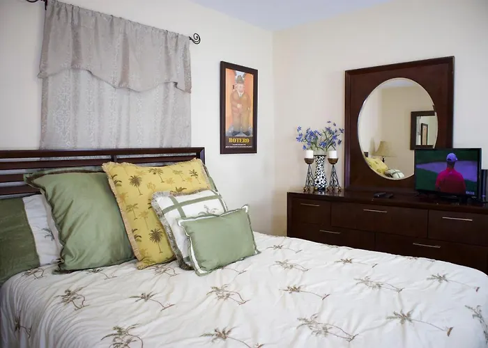Great Location Near Downtown & Airport