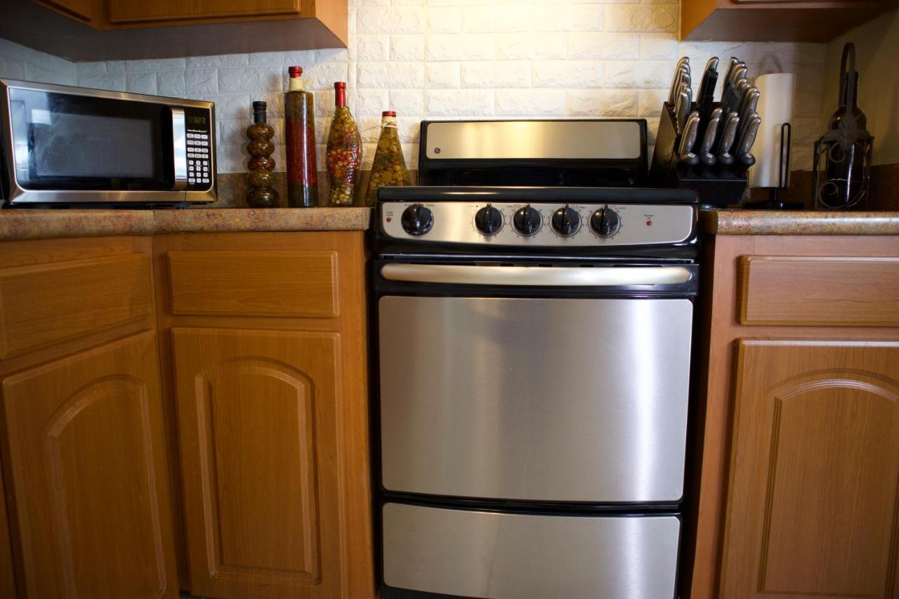 Great Location Near Downtown & Airport