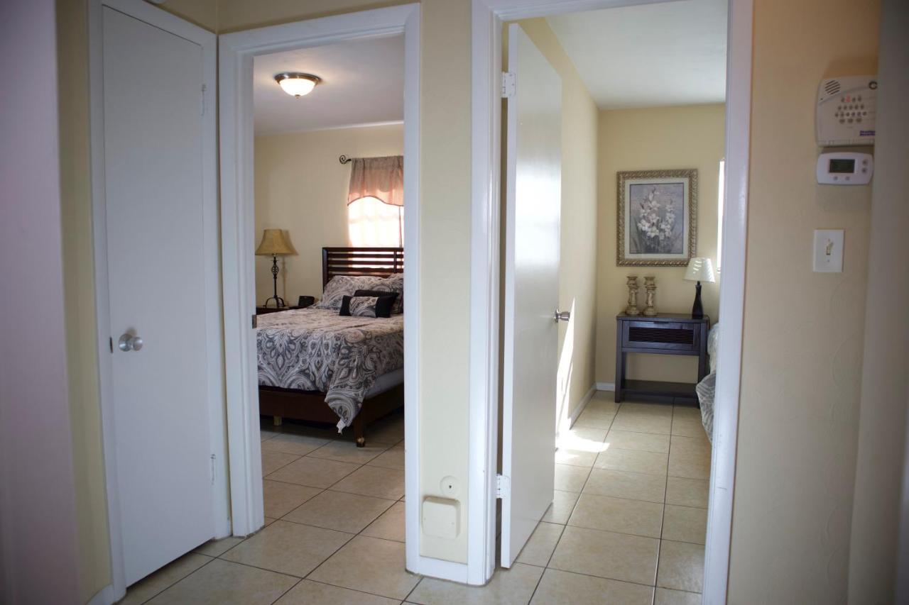 Great Location Near Downtown & Airport *