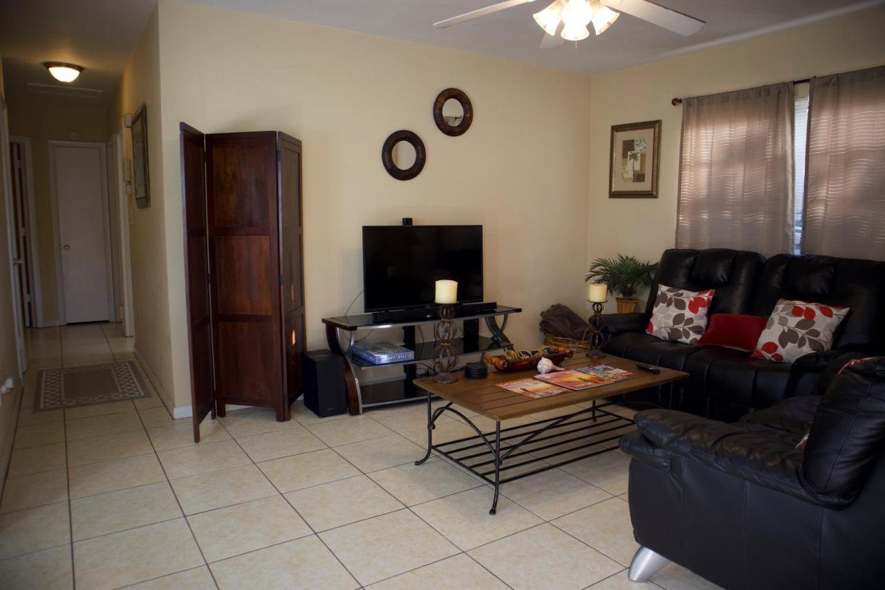 Holiday home Great Location Near Downtown & Airport
